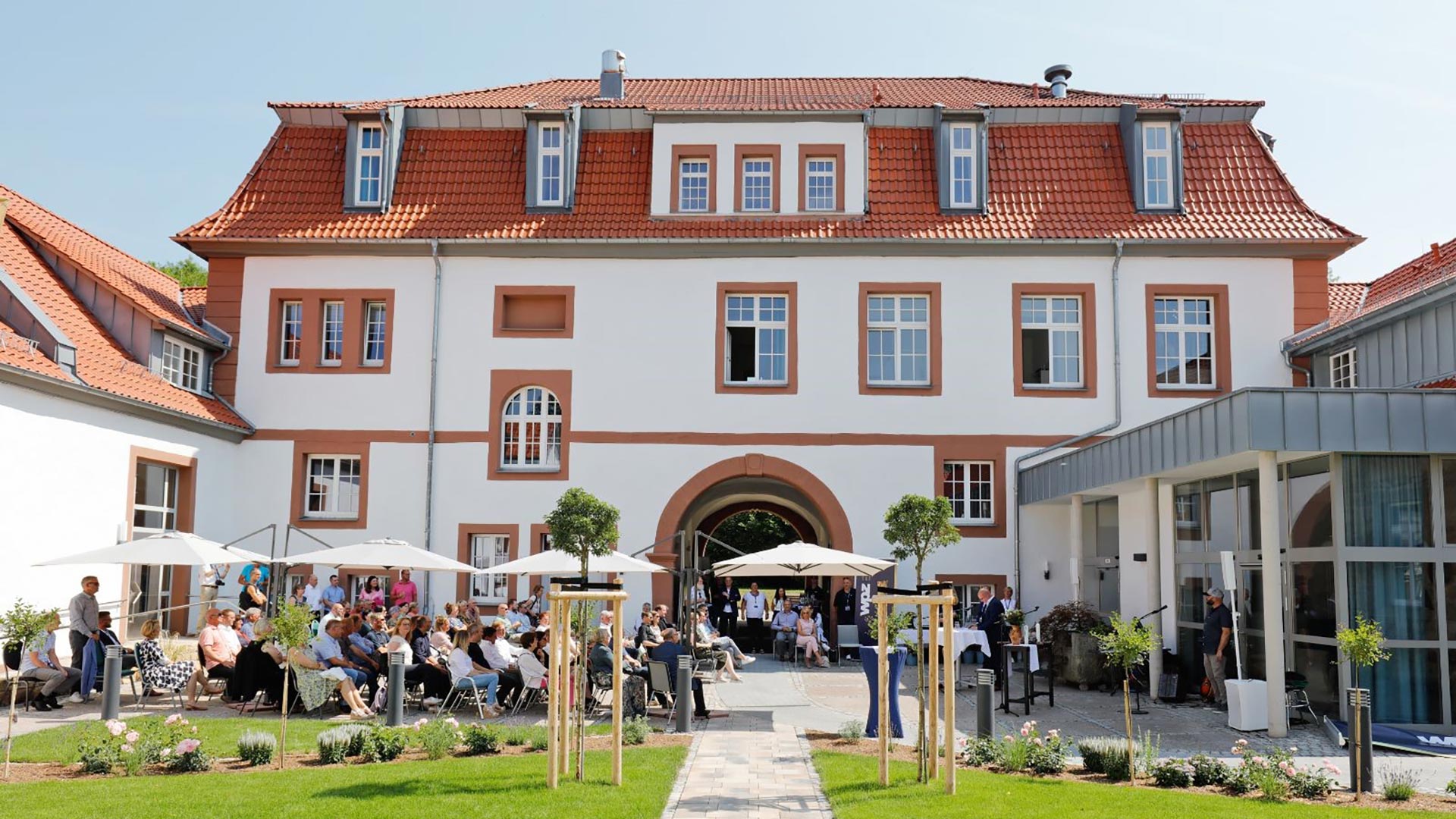 Neueröffnung: Wohn- und Pflegezentrum Schloss Bischofstein – Ein Juwel in Lengenfeld unterm Stein